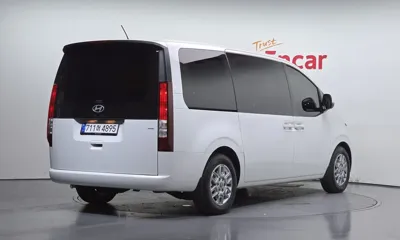 Hyundai Staria 2025, 9647 км, за 24391.87 USD
