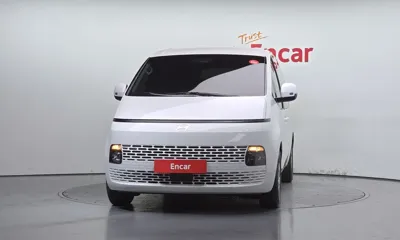 Hyundai Staria 2025, 9647 км, за 24391.87 USD