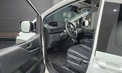 Hyundai Staria 2025, 9647 км, за 24222.13 USD - фото 10