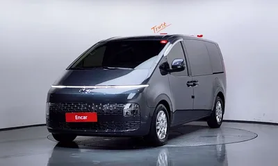 Hyundai Staria · 2023 год