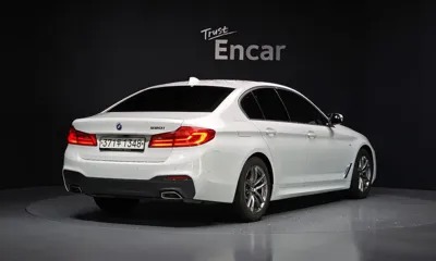 BMW 5-Series 2020, 33610 км, за 21946.08 USD