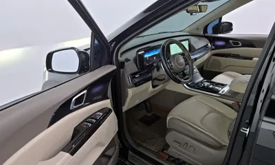 Kia Canival 2023, 44738 км, за 28344.89 USD - фото 10