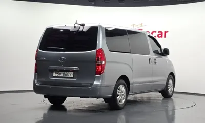 Hyundai Starex 2017, 54855 км, за 8652.1 USD