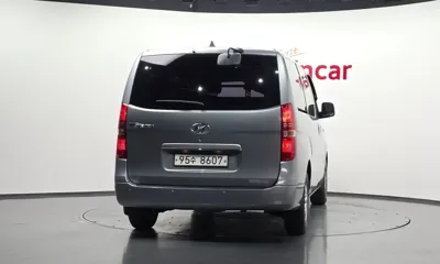 Hyundai Starex 2017, 54855 км, за 8652.1 USD