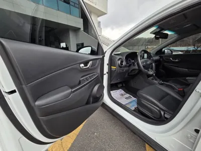 Hyundai Kona 2018, 89274 км, за 8400.07 USD - фото 12