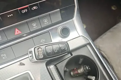 Audi A6L 2019, 119500 км, за 25748 USD - фото 23