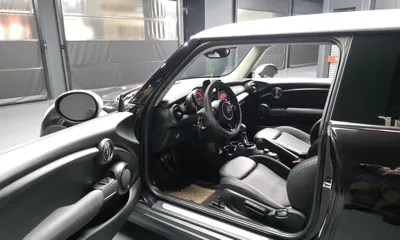 MINI Cooper 2019, 105518 км, за 7491.86 USD - фото 10