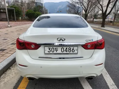Infiniti Q50 2016, 94000 км, за 4485.47 USD