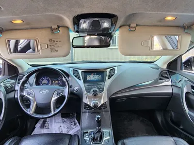 Hyundai Grandeur 2012, 177875 км, за 3105.38 USD
