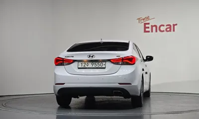 Hyundai Avante 2014, 89587 км, за 4463.7 USD