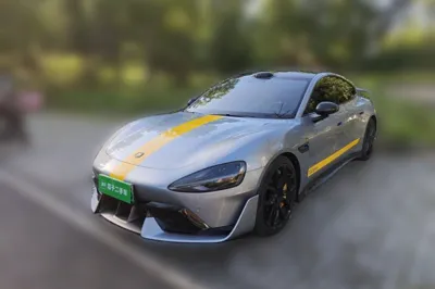 Xiaomi Auto SU7 Ultra · 2025 год