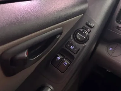 Hyundai Starex 2016, 124311 км, за 6370.67 USD - фото 12