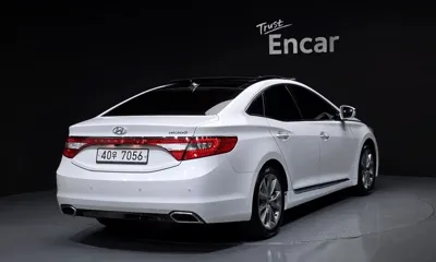 Hyundai Grandeur 2016, 124391 км, за 5817.03 USD