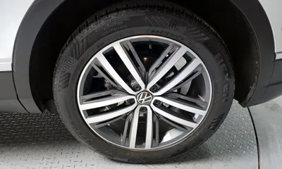 Volkswagen Tiguan 2021, 122305 км, за 17773.37 USD