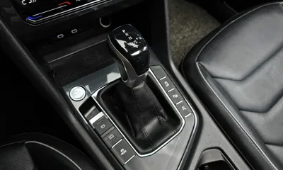 Volkswagen Tiguan 2021, 122305 км, за 17773.37 USD - фото 9
