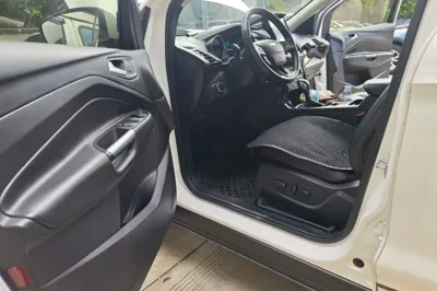 Ford Kuga 2019, 72400 км, за 8244 USD
