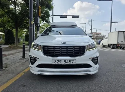 Kia Canival · 2019 год