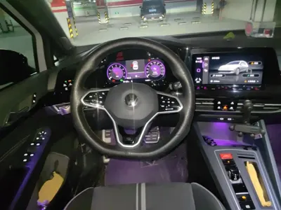 Volkswagen Golf 2023, 14300 км, за 23292.66 USD