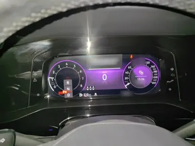 Volkswagen Golf 2023, 14300 км, за 23292.66 USD