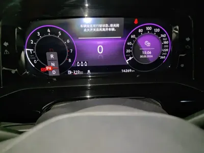 Volkswagen Golf 2023, 14300 км, за 23292.66 USD