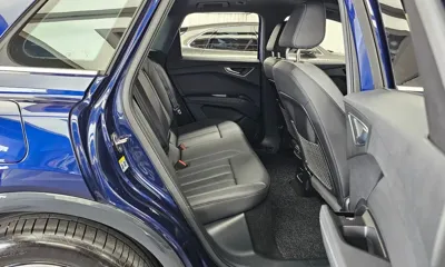 Audi Q4 e-tron 2025, 7735 км, за 30523.83 USD - фото 12