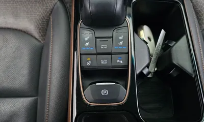 Hyundai Ioniq 2019, 152829 км, за 7651.14 USD - фото 19