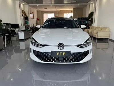 Volkswagen Lamando 2023, 32000 км, за 17346.9 USD
