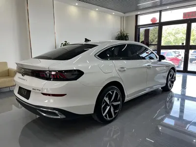 Volkswagen Lamando 2023, 32000 км, за 17346.9 USD