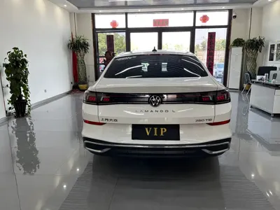 Volkswagen Lamando 2023, 32000 км, за 17346.9 USD
