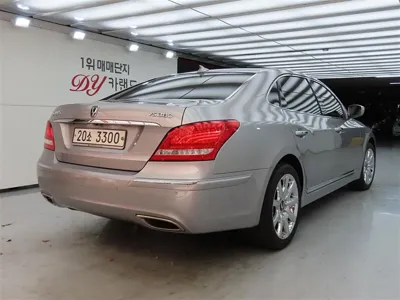 Hyundai Equus 2010, 149819 км, за 2428.78 USD