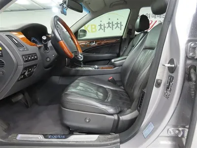 Hyundai Equus 2010, 149819 км, за 2428.78 USD