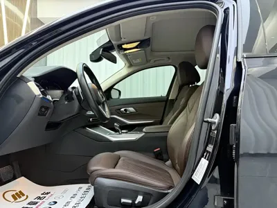 BMW 3 Series 2022, 34000 км, за 26191.37 USD