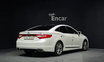Hyundai Grandeur 2015, 168596 км, за 4291.2 USD