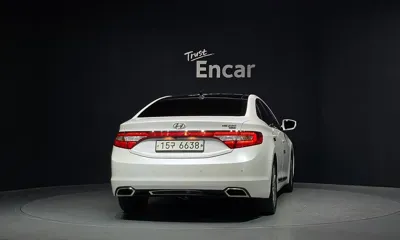 Hyundai Grandeur 2015, 168596 км, за 4291.2 USD