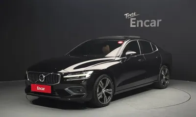 Volvo S60 · 2021 год