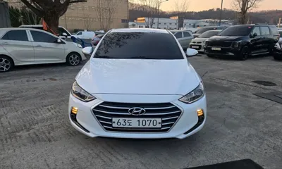 Hyundai Avante 2018, 80994 км, за 7870.55 USD