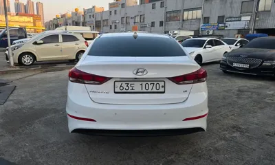 Hyundai Avante 2018, 80994 км, за 7870.55 USD
