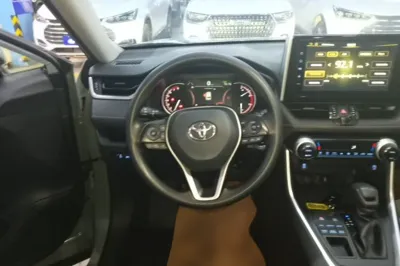 Toyota RAV4 2020, 61600 км, за 16803 USD - фото 13