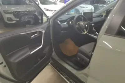 Toyota RAV4 2020, 61600 км, за 16803 USD - фото 18