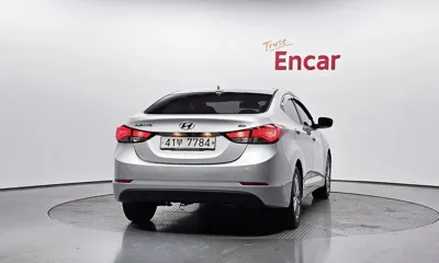 Hyundai Avante 2016, 93470 км, за 3771.99 USD
