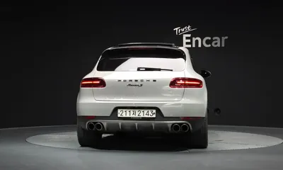 Porsche Macan 2014, 109180 км, за 18818.77 USD