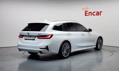BMW 3-Series 2022, 49141 км, за 22752.38 USD