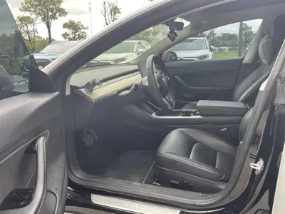 Tesla Model 3 2020, 69000 км, за 16009.11 USD