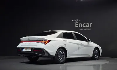 Hyundai Avante 2024, 27560 км, за 17226.8 USD - фото 2