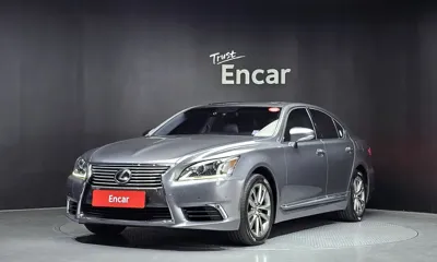 Lexus LS · 2013 год