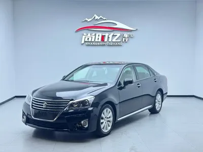 Toyota Crown · 2012 год