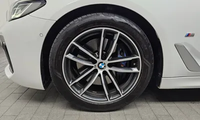 BMW 5-Series 2023, 26154 км, за 27456.64 USD
