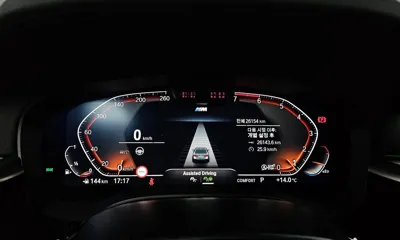 BMW 5-Series 2023, 26154 км, за 27456.64 USD - фото 8