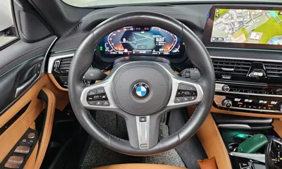 BMW 5-Series 2023, 26154 км, за 27456.64 USD - фото 13