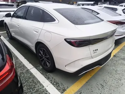 BYD 海豹06 2025, 6400 км, за 12075.66 USD